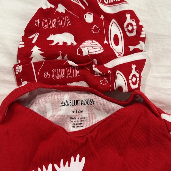 Canada onzie and hat - Picture 2 of 3